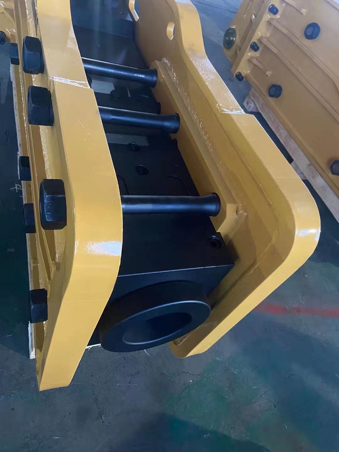 Name:High Quanlity Hydraulic Hammer  Model :SB81  Material；42CrMo